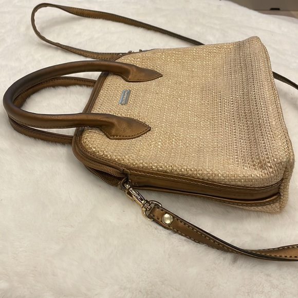 Liz Claiborne weave purse. Beige & brown, cross body strap, great condition. - Picture 5 of 8